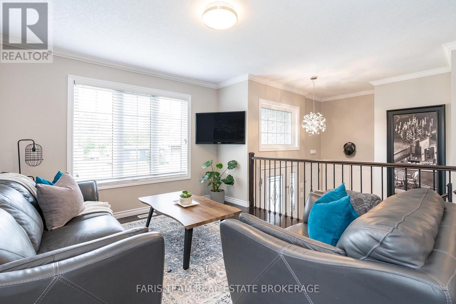 Photo 24 of 27 Marilyn Avenue S, Wasaga Beach ON