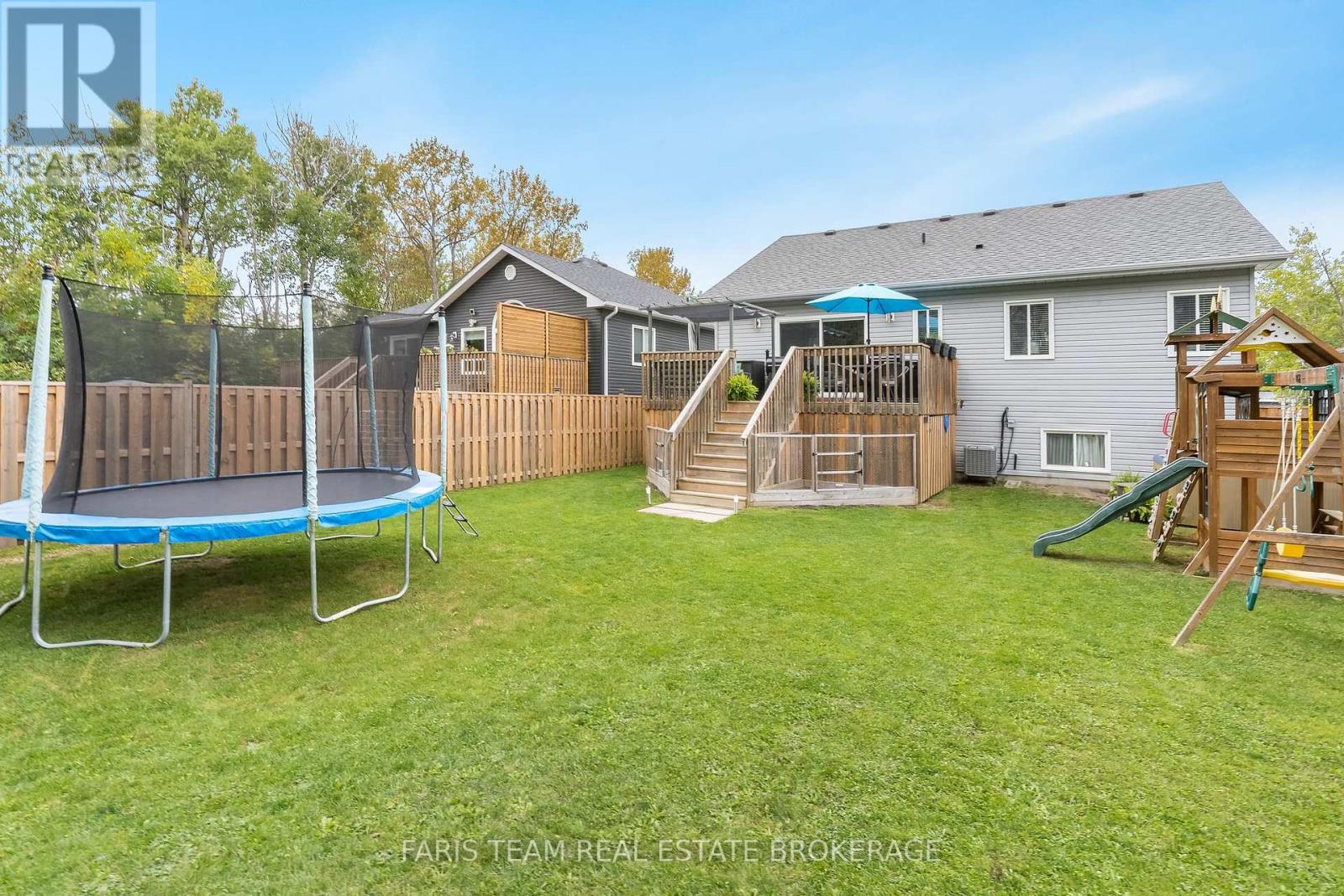 Photo 1 of 27 Marilyn Avenue S, Wasaga Beach ON