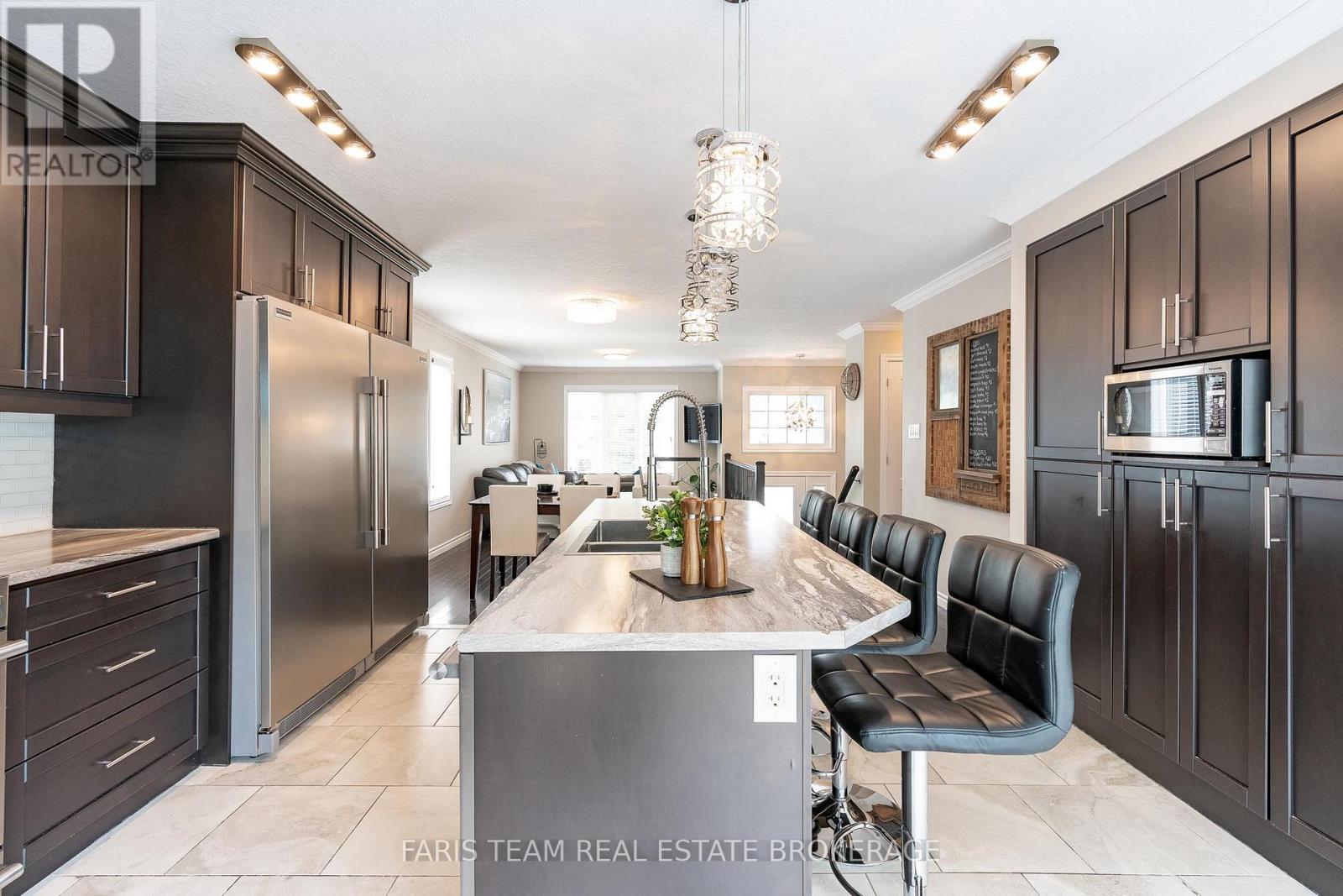 Photo 18 of 27 Marilyn Avenue S, Wasaga Beach ON