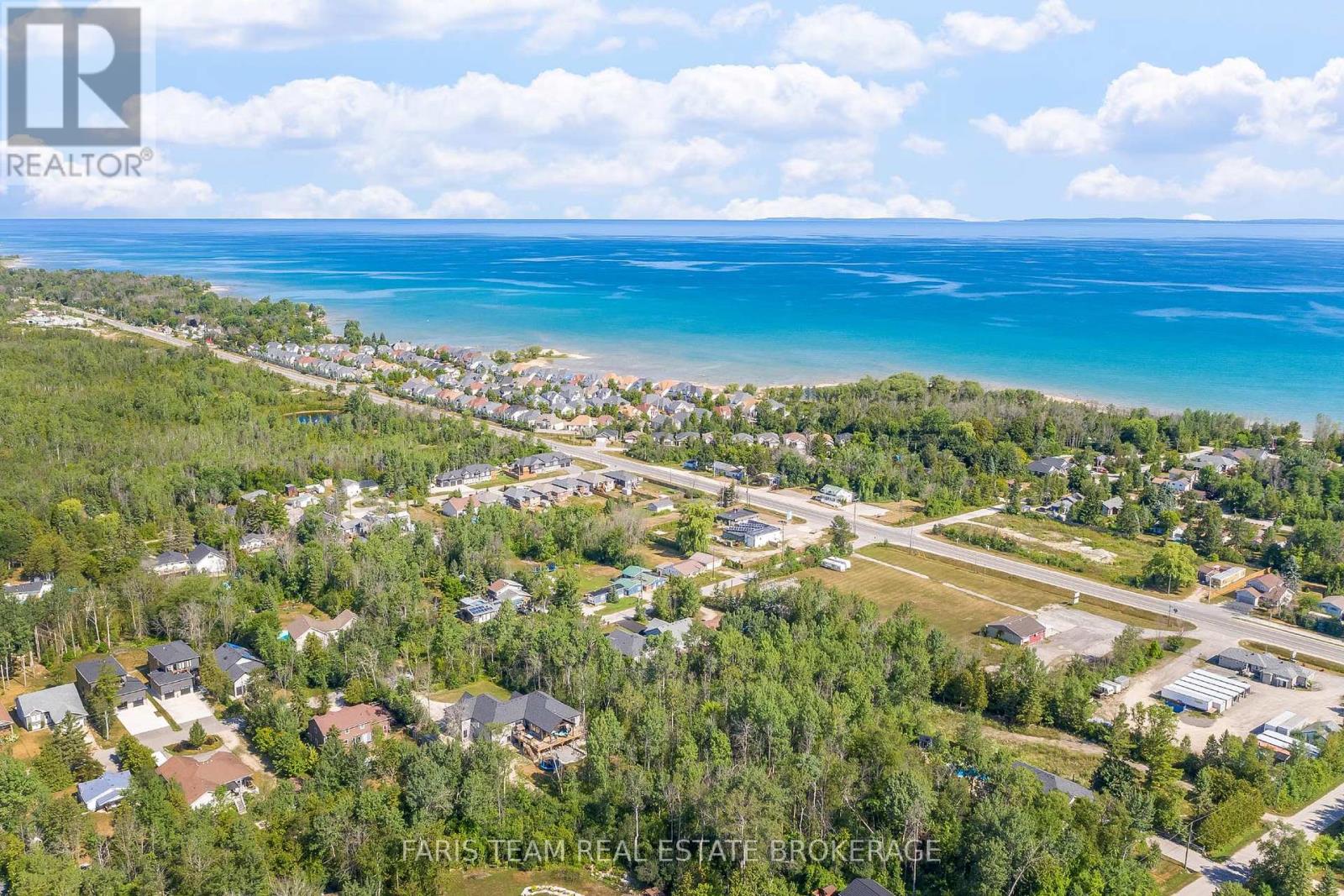 Photo 13 of 27 Marilyn Avenue S, Wasaga Beach ON