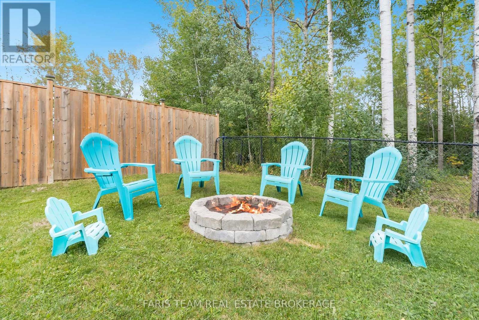 Photo 7 of 27 Marilyn Avenue S, Wasaga Beach ON