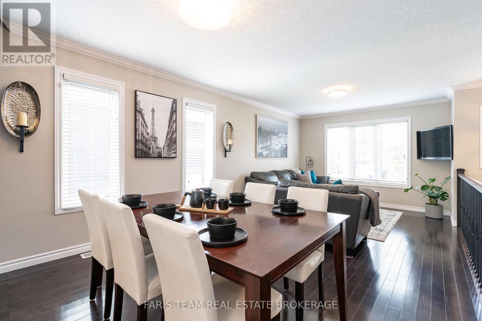 Photo 3 of 27 Marilyn Avenue S, Wasaga Beach ON