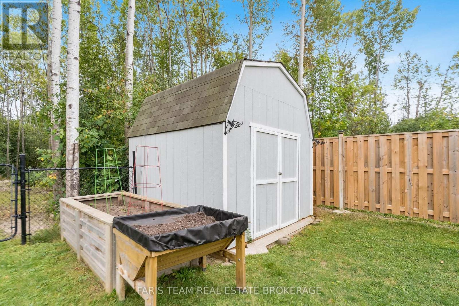Photo 19 of 27 Marilyn Avenue S, Wasaga Beach ON