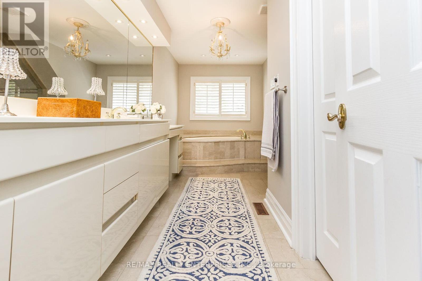 Photo 47 of 2045 Heartwood Court, Mississauga ON