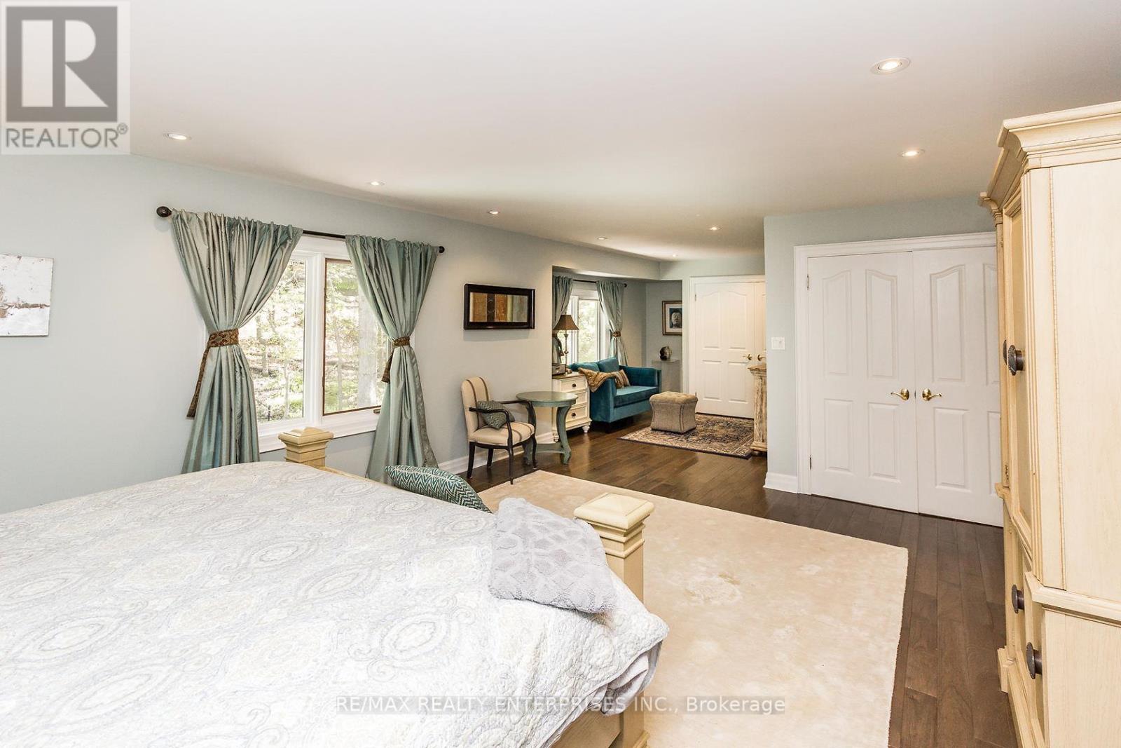 Photo 11 of 2045 Heartwood Court, Mississauga ON