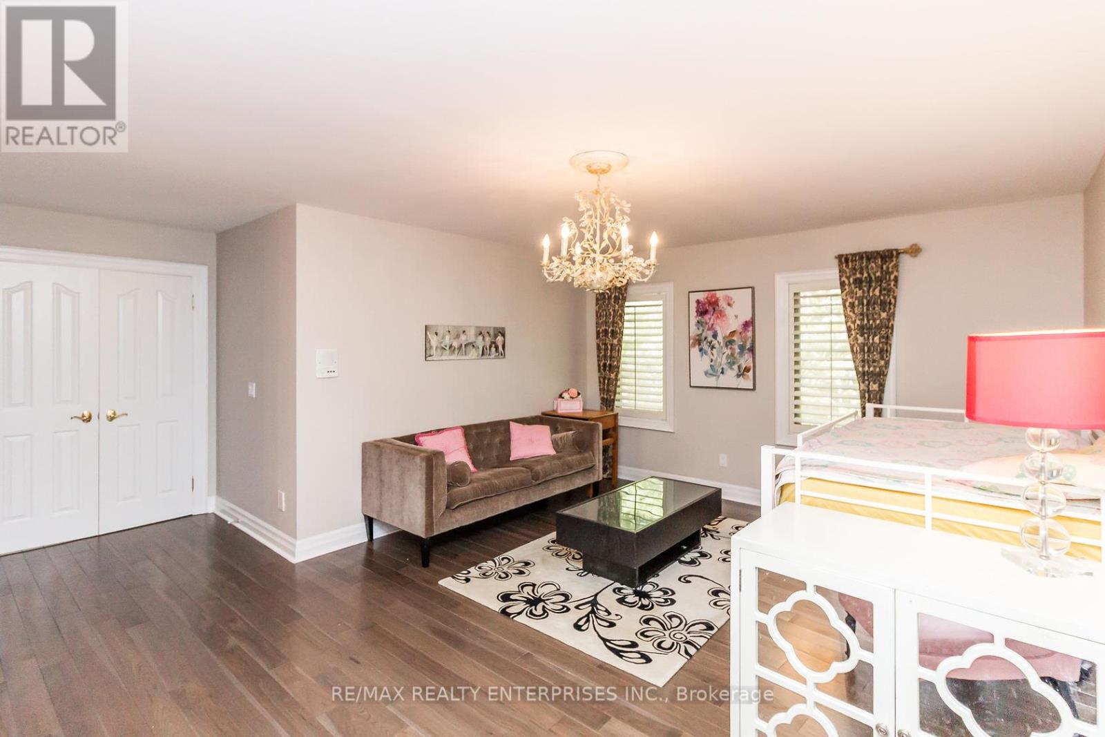 Photo 14 of 2045 Heartwood Court, Mississauga ON