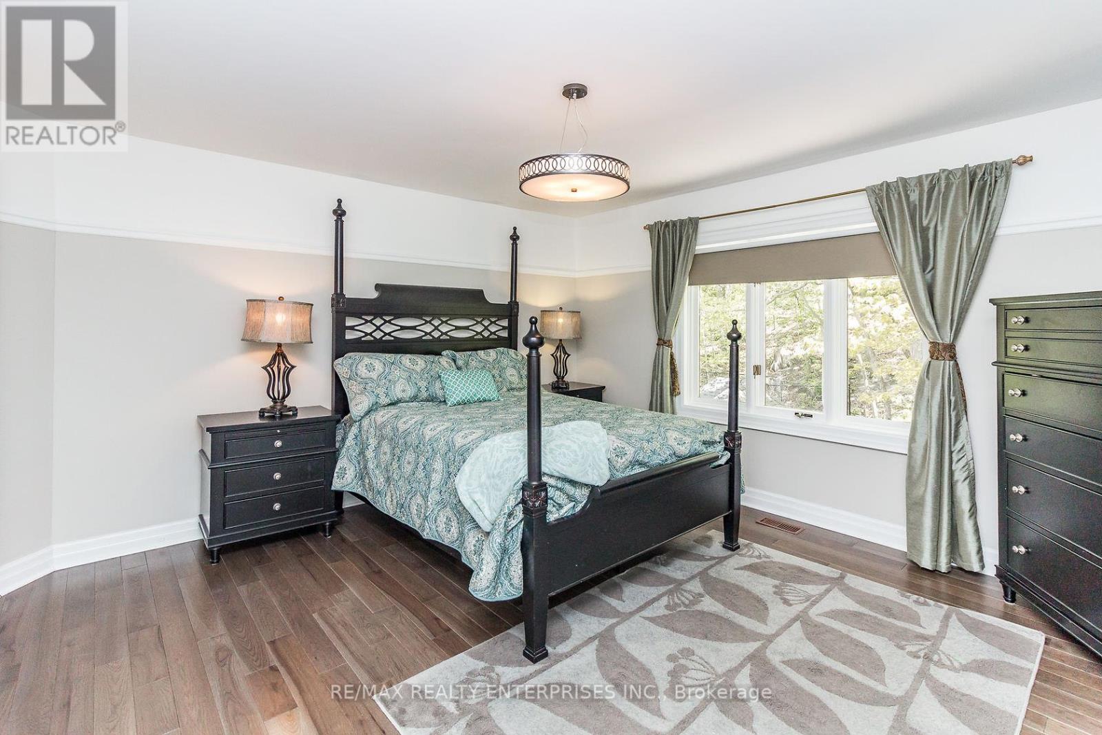 Photo 18 of 2045 Heartwood Court, Mississauga ON