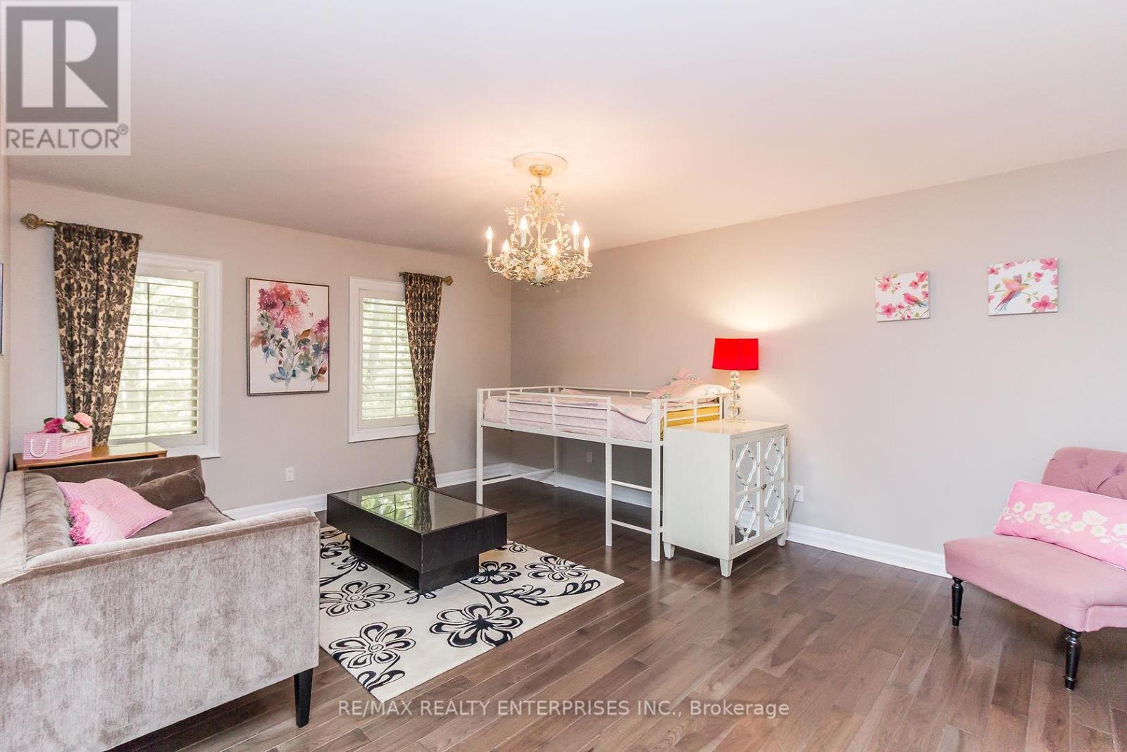 Photo 6 of 2045 Heartwood Court, Mississauga ON