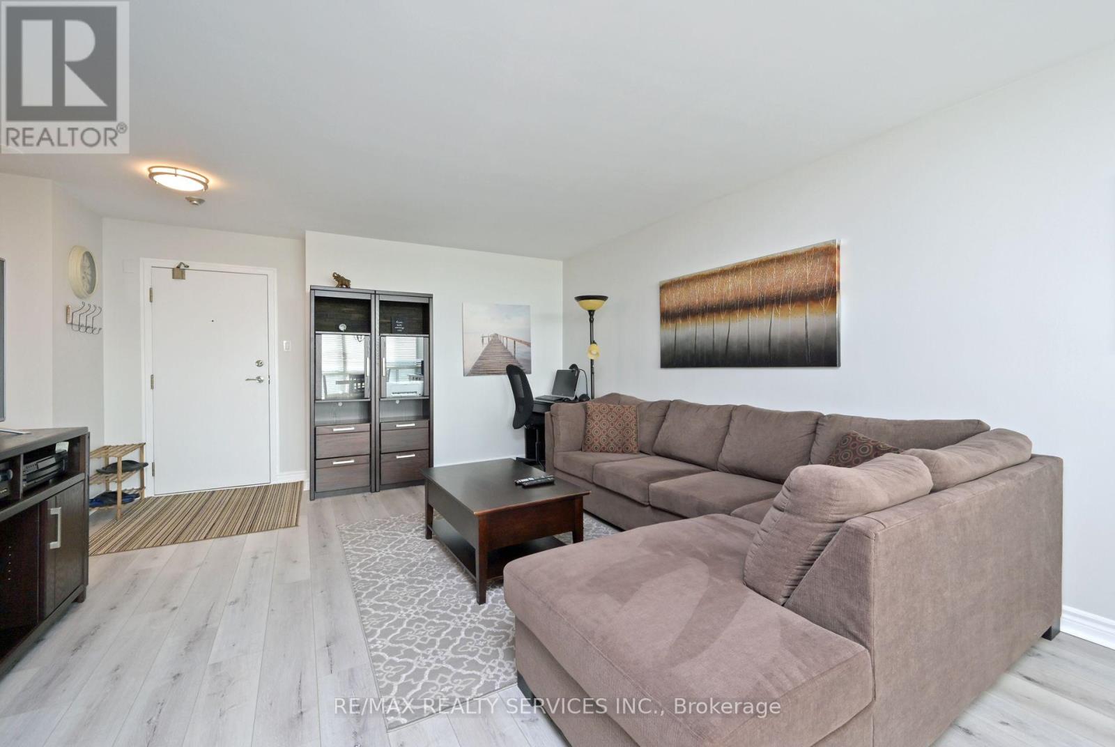 Photo 6 of 1210 10 Laurelcrest Street, Brampton ON