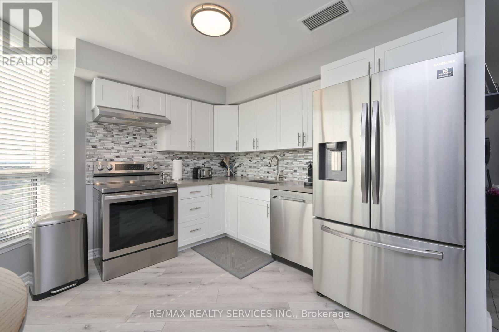 Photo 13 of 1210 10 Laurelcrest Street, Brampton ON