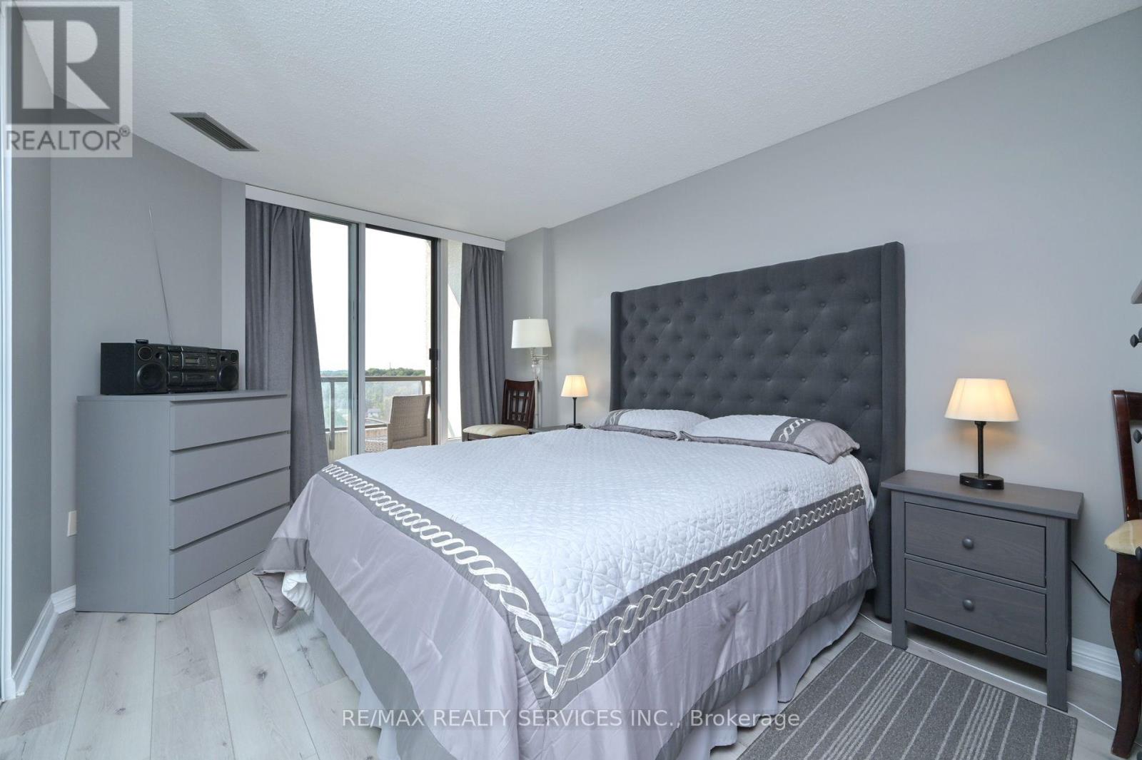 Photo 8 of 1210 10 Laurelcrest Street, Brampton ON