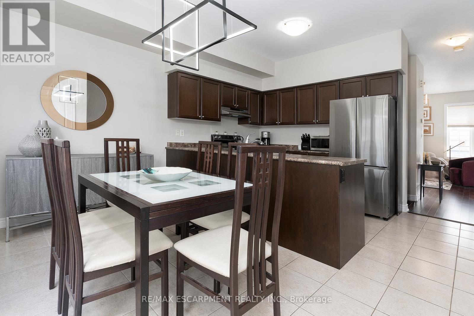 Photo 16 of 26 1401 Plains Road E, Burlington ON