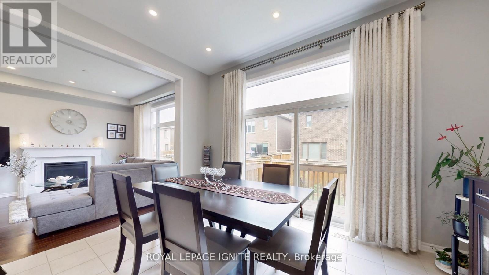 Photo 9 of 546 Kennedy Circle W, Milton ON