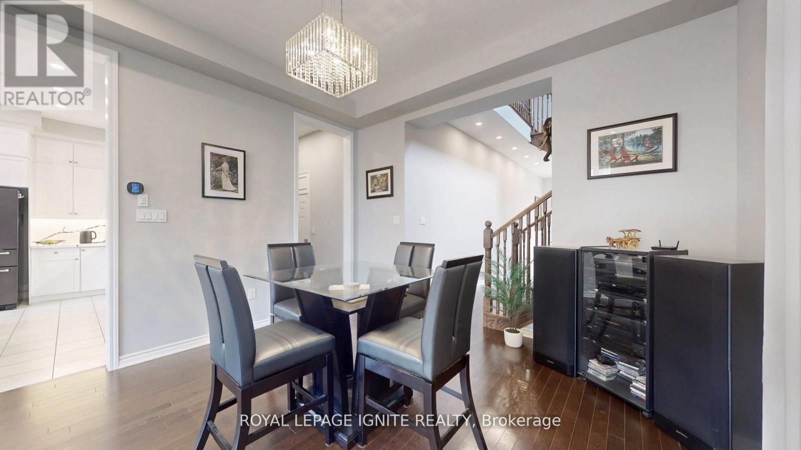 Photo 7 of 546 Kennedy Circle W, Milton ON