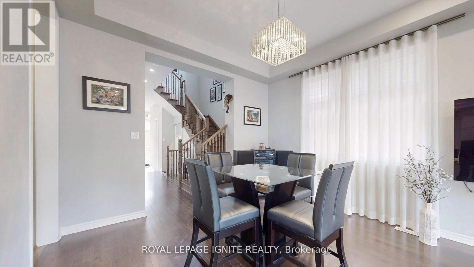Photo 14 of 546 Kennedy Circle W, Milton ON