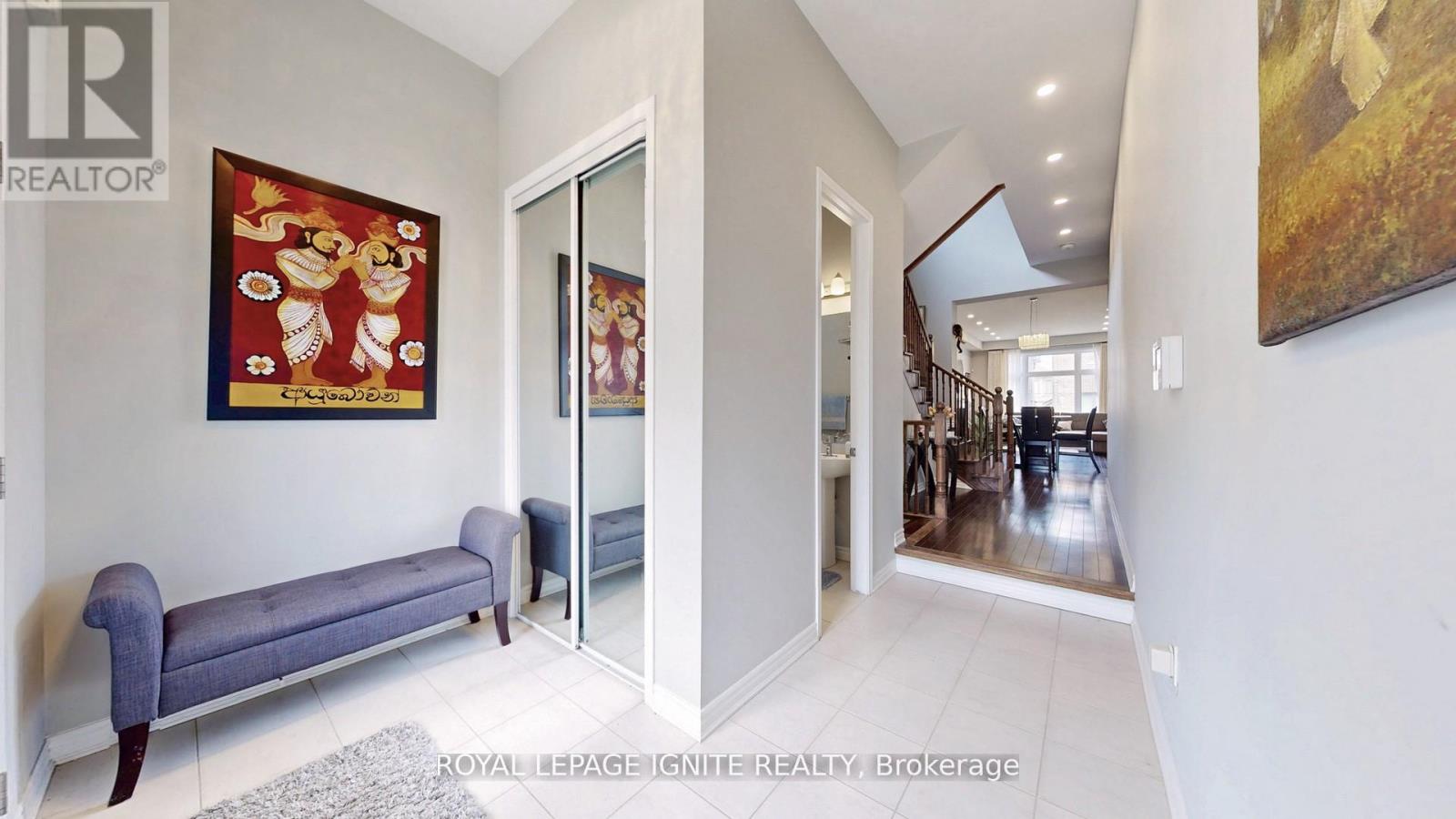Photo 12 of 546 Kennedy Circle W, Milton ON