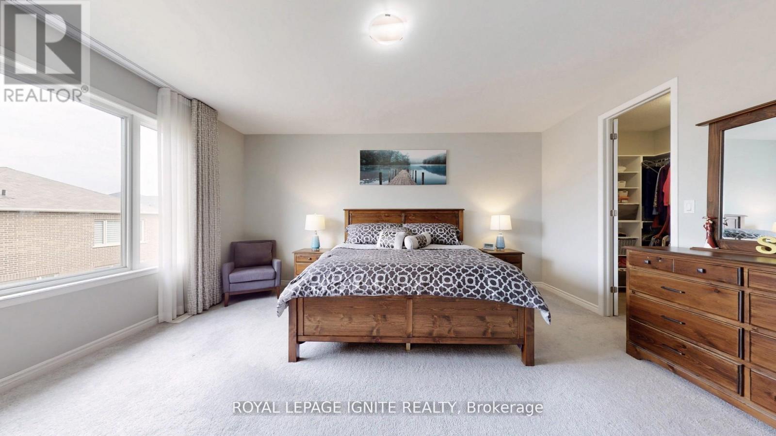 Photo 40 of 546 Kennedy Circle W, Milton ON