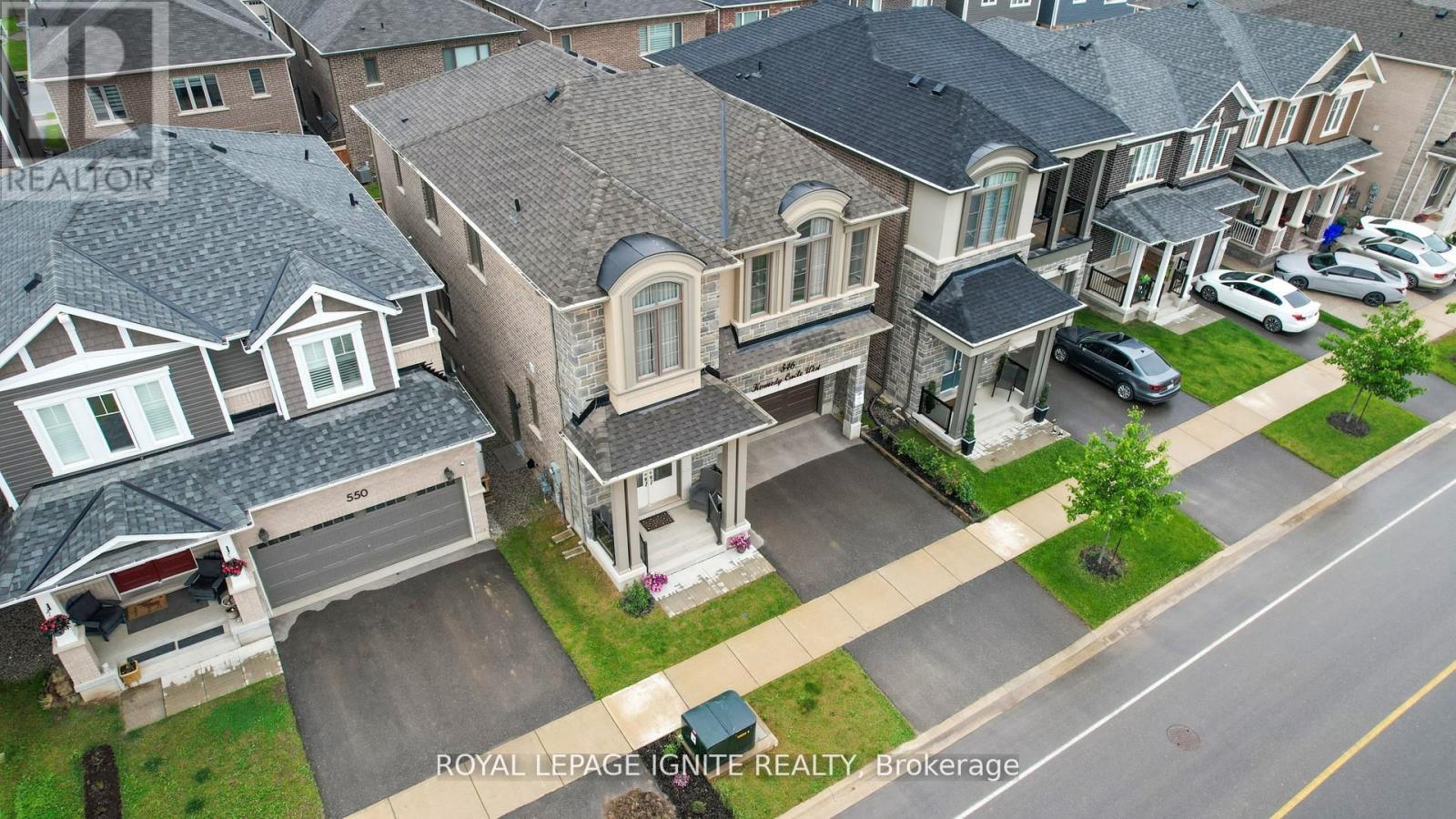 Photo 33 of 546 Kennedy Circle W, Milton ON
