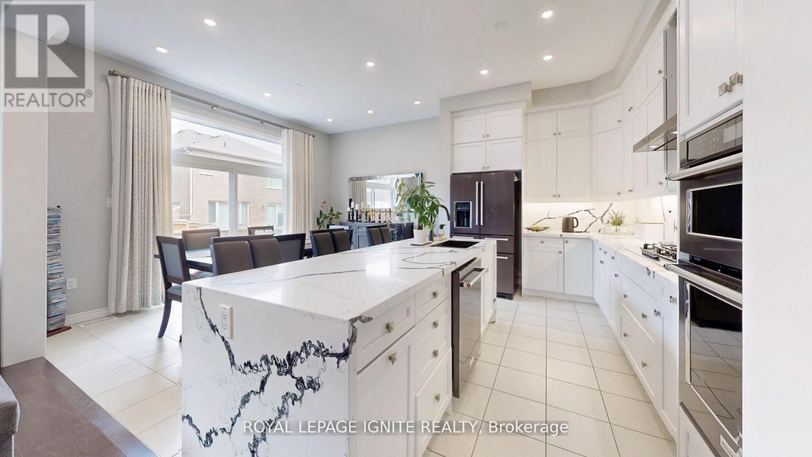 Photo 36 of 546 Kennedy Circle W, Milton ON