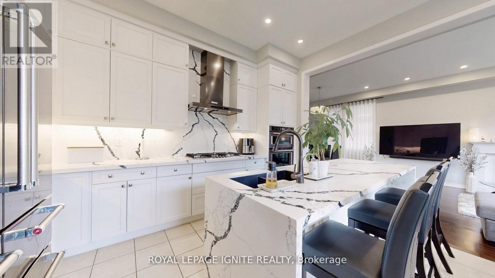 Photo 22 of 546 Kennedy Circle W, Milton ON