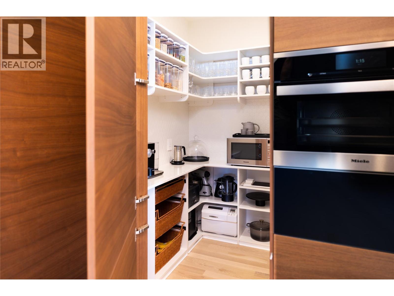  1076 Westpoint Drive, Kelowna