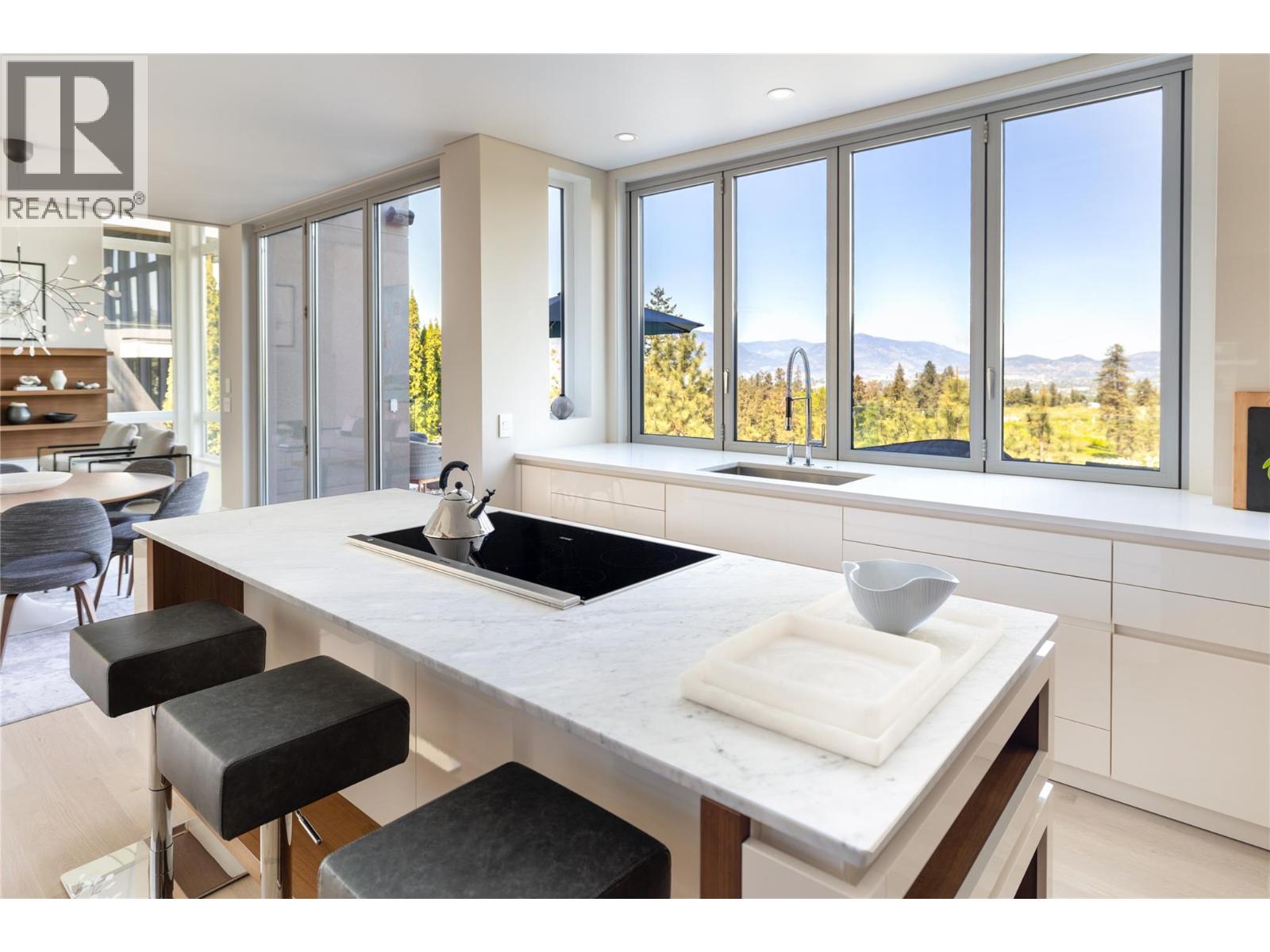  1076 Westpoint Drive, Kelowna