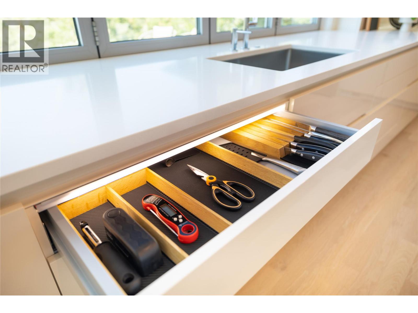  1076 Westpoint Drive, Kelowna