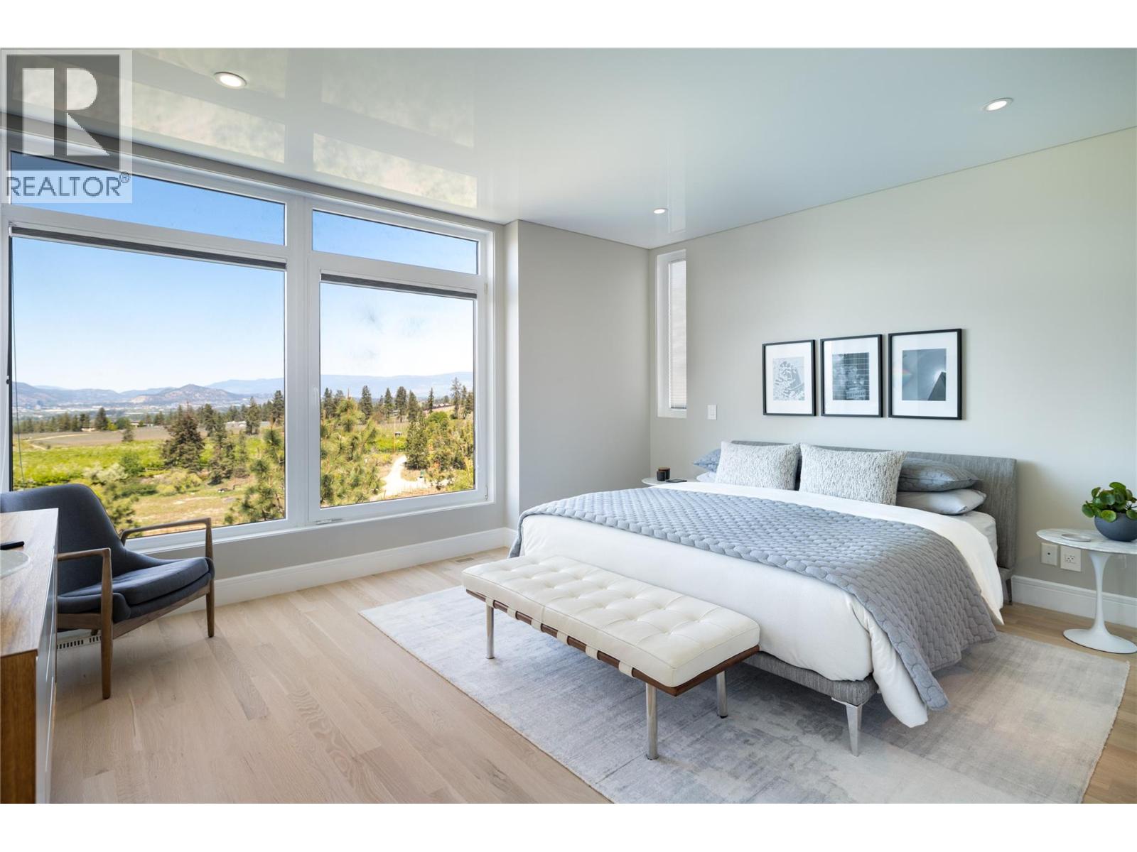  1076 Westpoint Drive, Kelowna