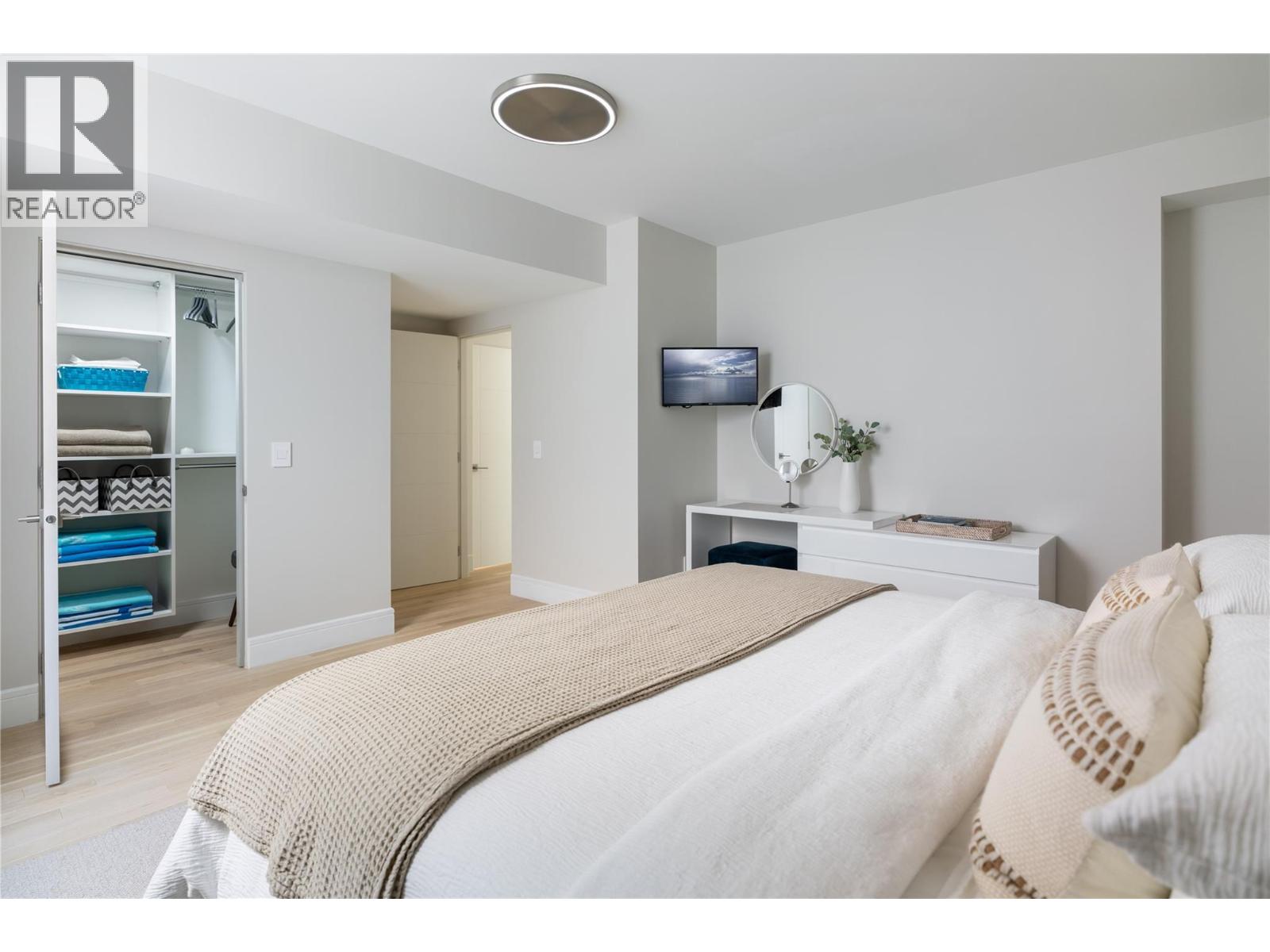  1076 Westpoint Drive, Kelowna