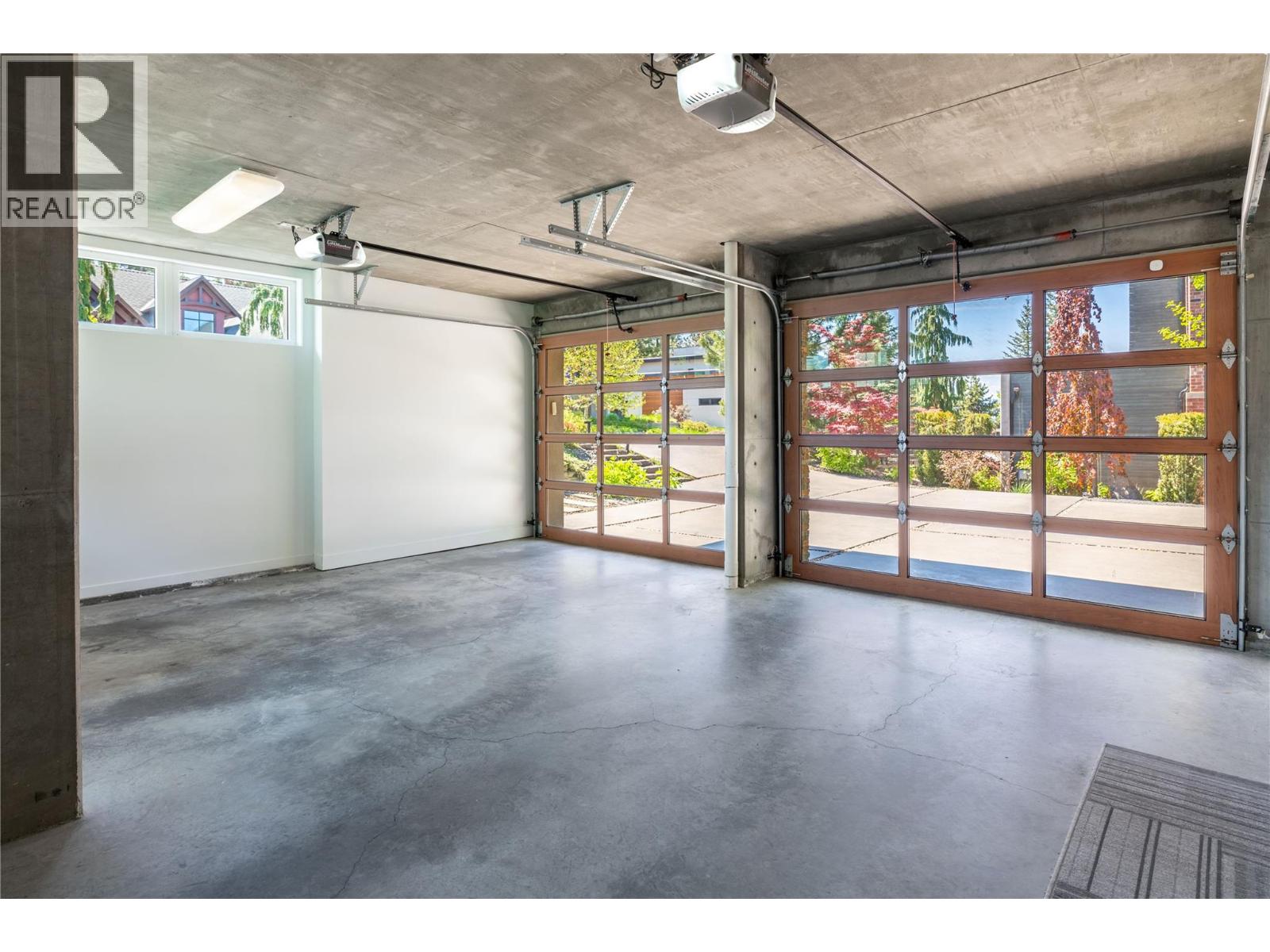 1076 Westpoint Drive, Kelowna