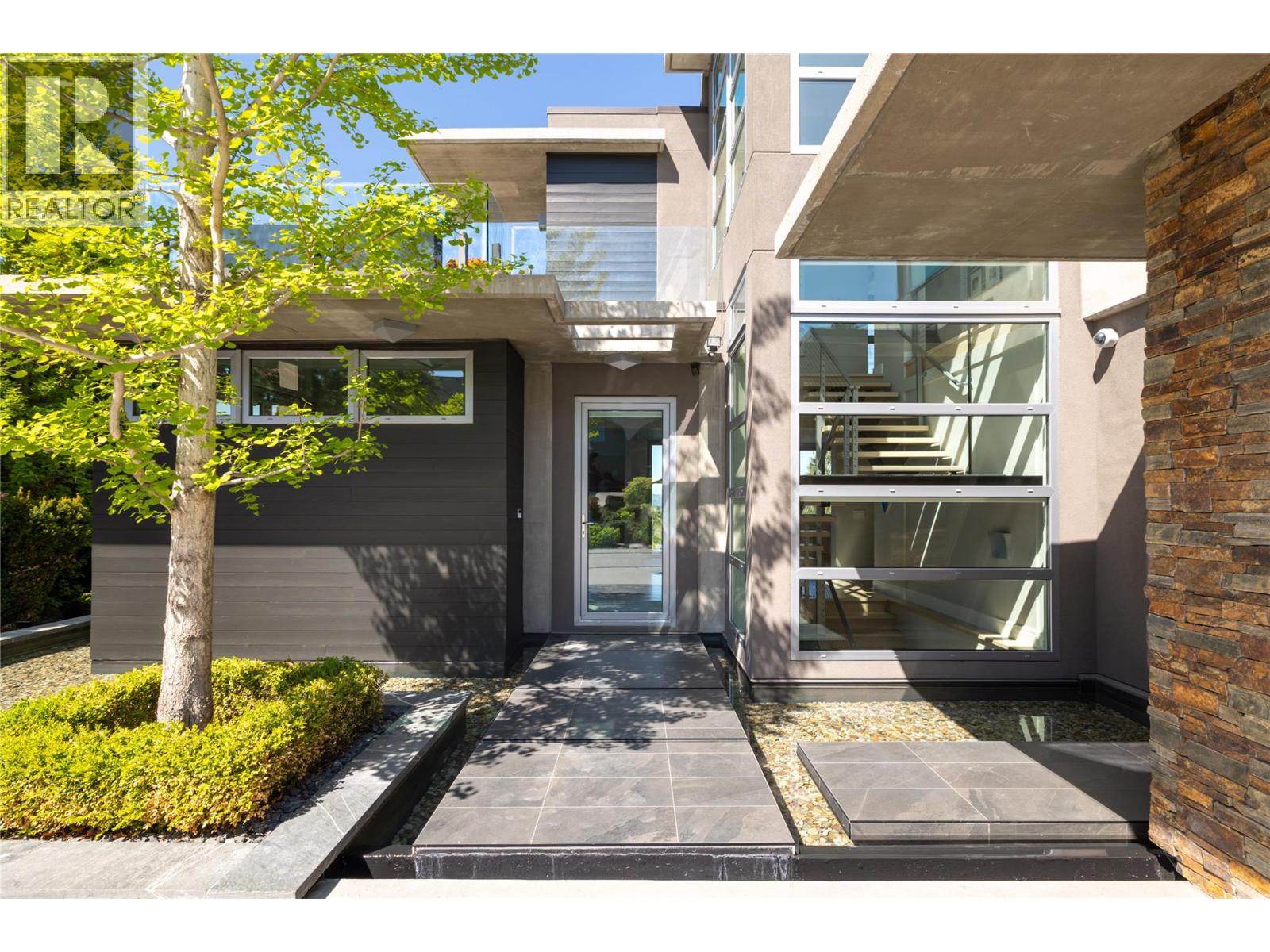  1076 Westpoint Drive, Kelowna