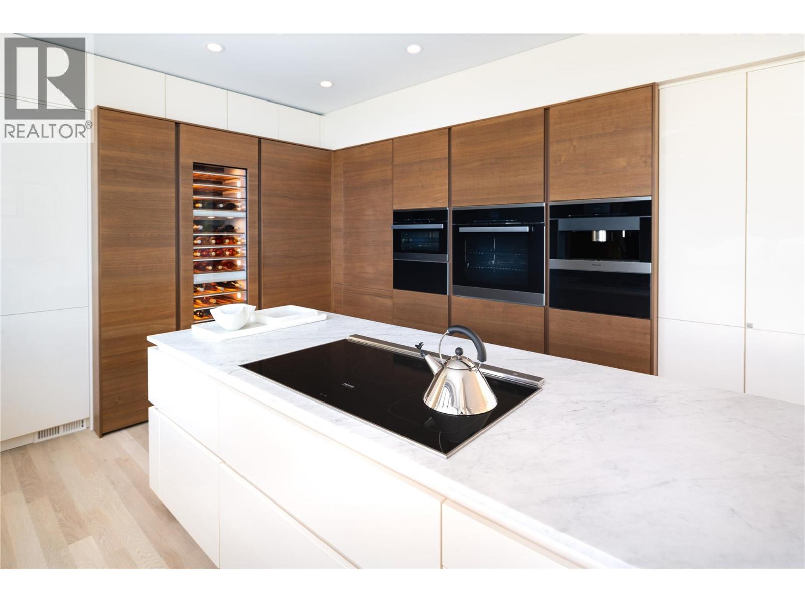  1076 Westpoint Drive, Kelowna