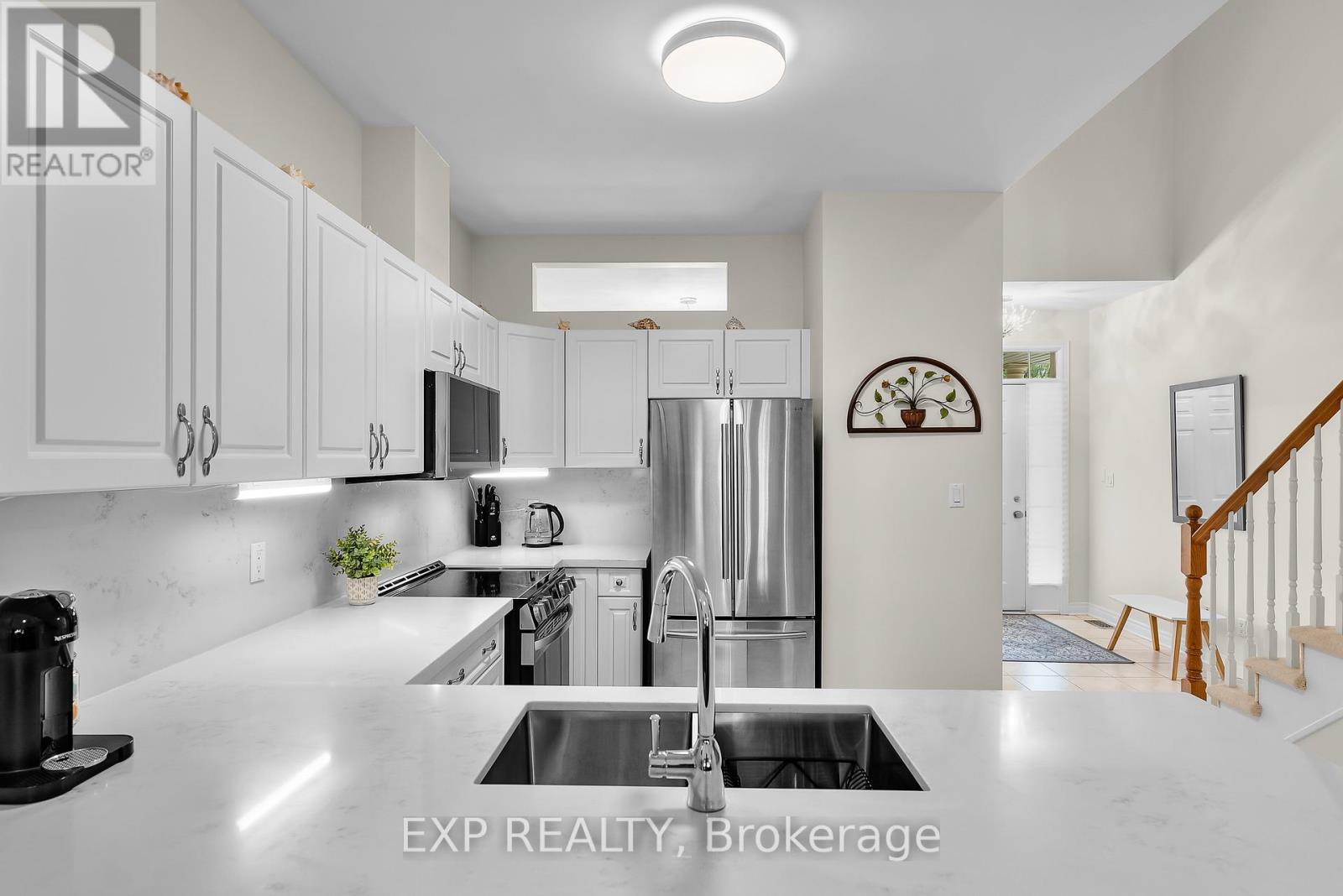 Photo 12 of 13 8142 Costabile Drive, Niagara Falls ON