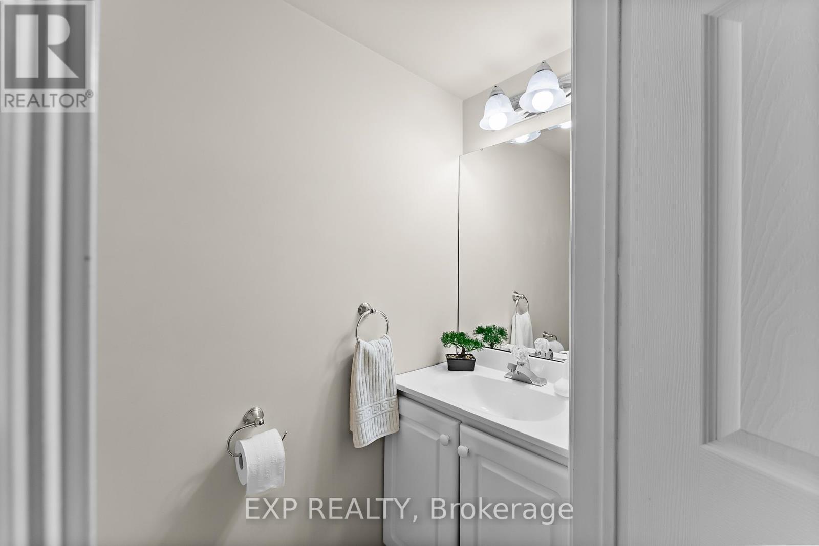 Photo 28 of 13 8142 Costabile Drive, Niagara Falls ON