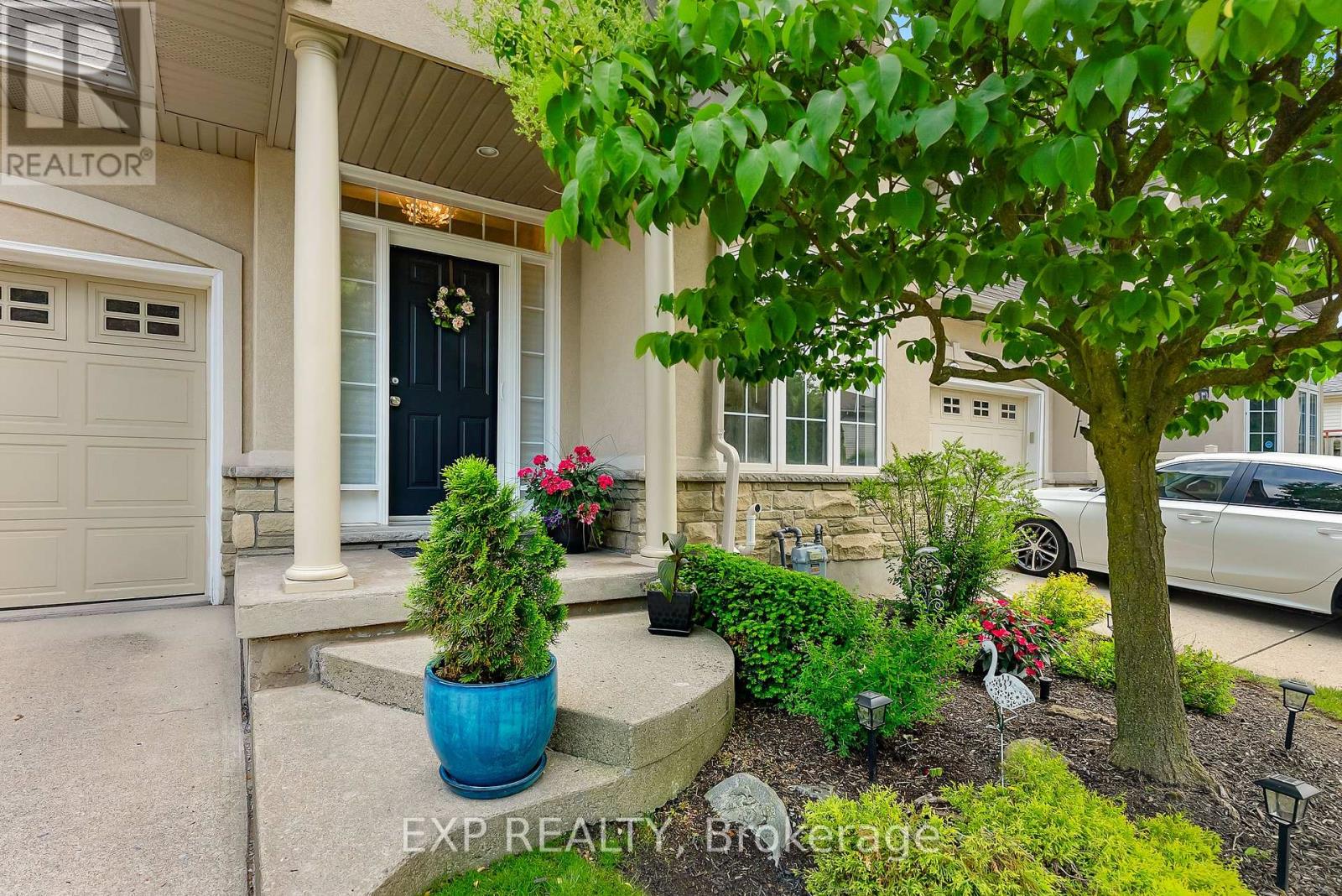 Photo 5 of 13 8142 Costabile Drive, Niagara Falls ON