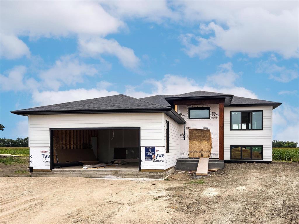 Photo 1 of 39 Carrera Cove, Steinbach MB