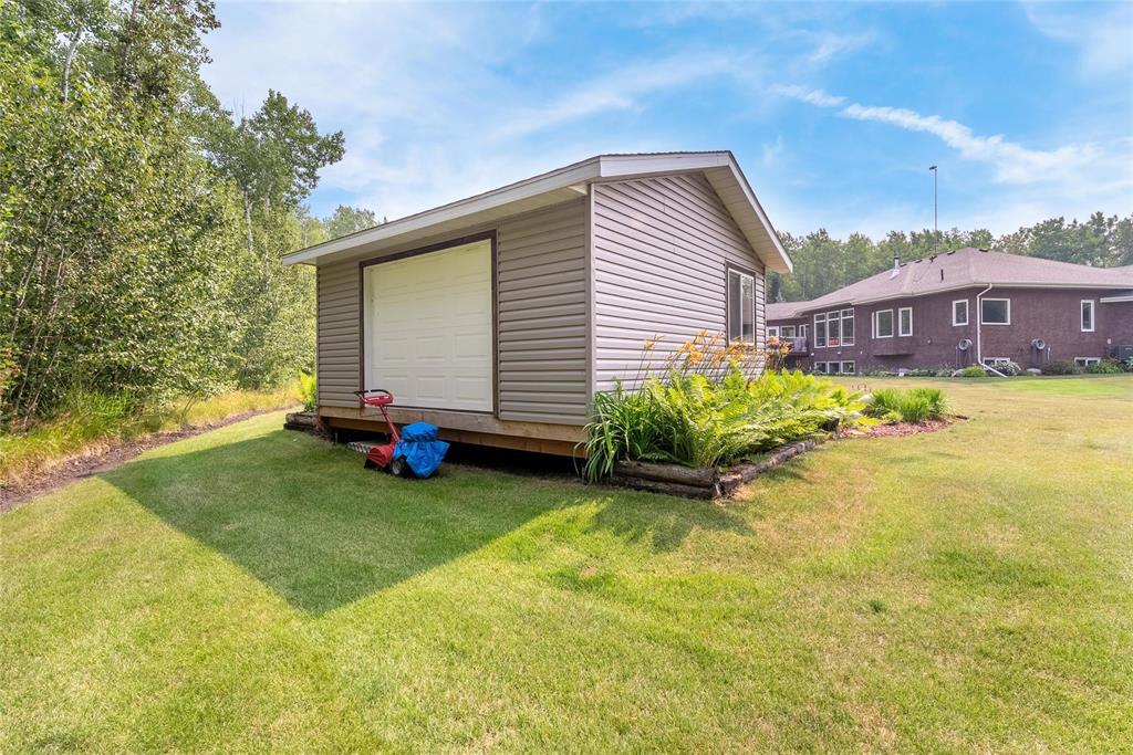 Photo 22 of 38095 100 N Road, Balsam Bay MB