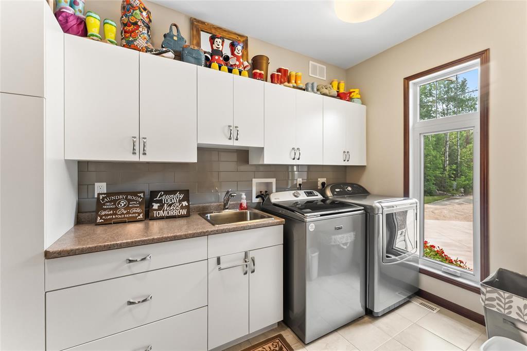 Photo 9 of 38095 100 N Road, Balsam Bay MB