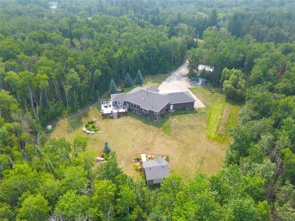 Photo 10 of 38095 100 N Road, Balsam Bay MB