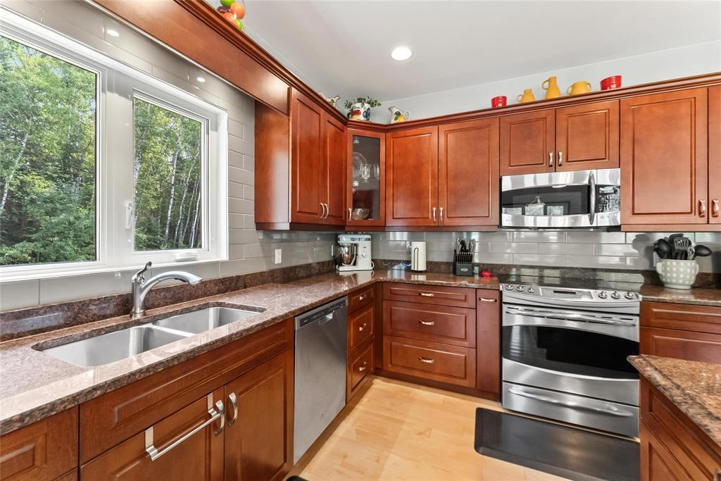 Photo 11 of 38095 100 N Road, Balsam Bay MB
