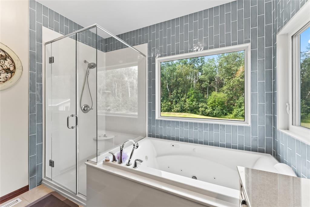 Photo 4 of 38095 100 N Road, Balsam Bay MB