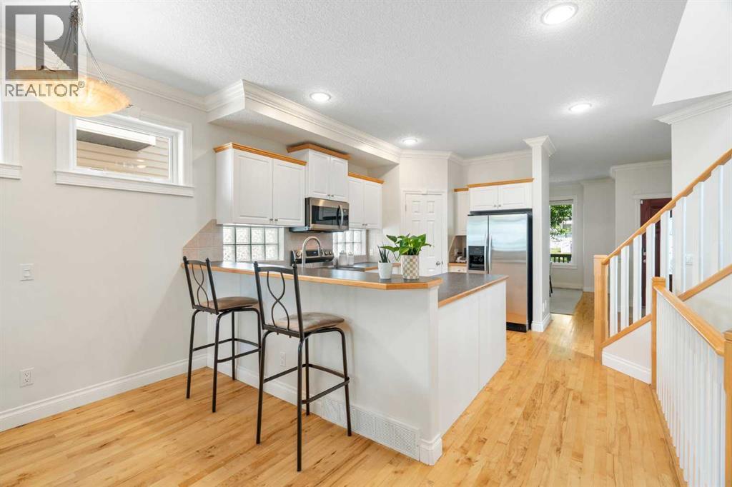 Single Family House for Sale in   Avenue SW Windsor Park Calgary 