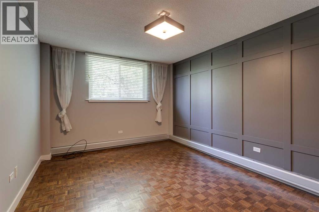 Single Family House for Sale in    Avenue NW Hounsfield Heights/Briar Hill Calgary 