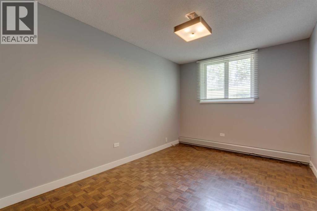 Single Family House for Sale in    Avenue NW Hounsfield Heights/Briar Hill Calgary 