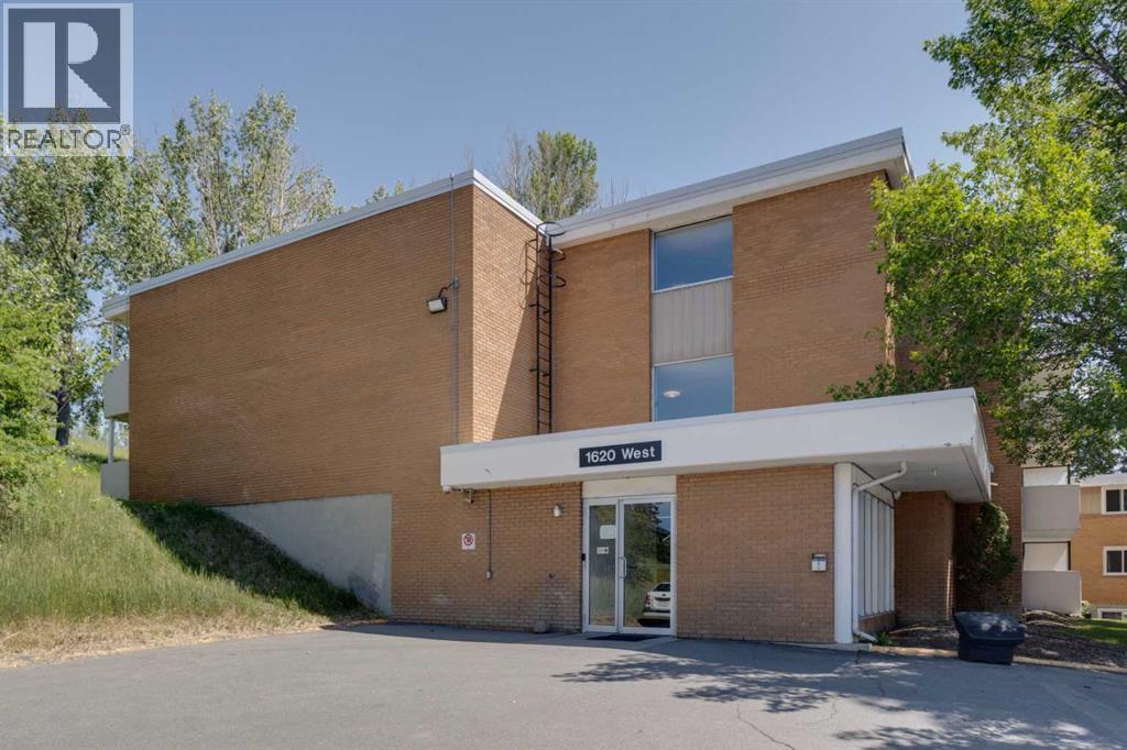 Single Family House for Sale in    Avenue NW Hounsfield Heights/Briar Hill Calgary 