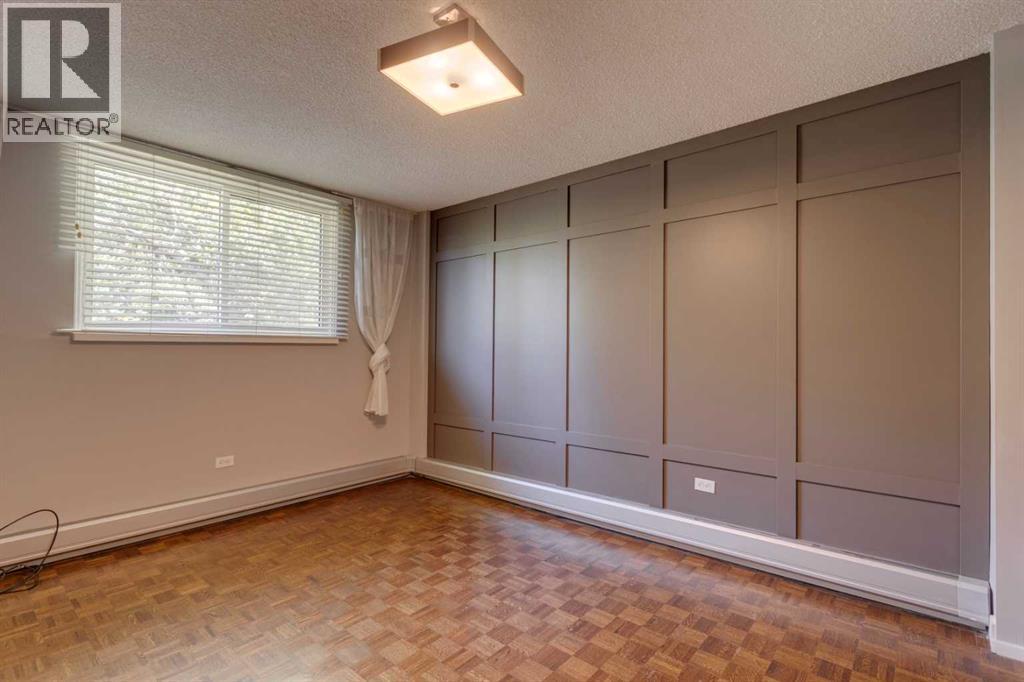 Single Family House for Sale in    Avenue NW Hounsfield Heights/Briar Hill Calgary 