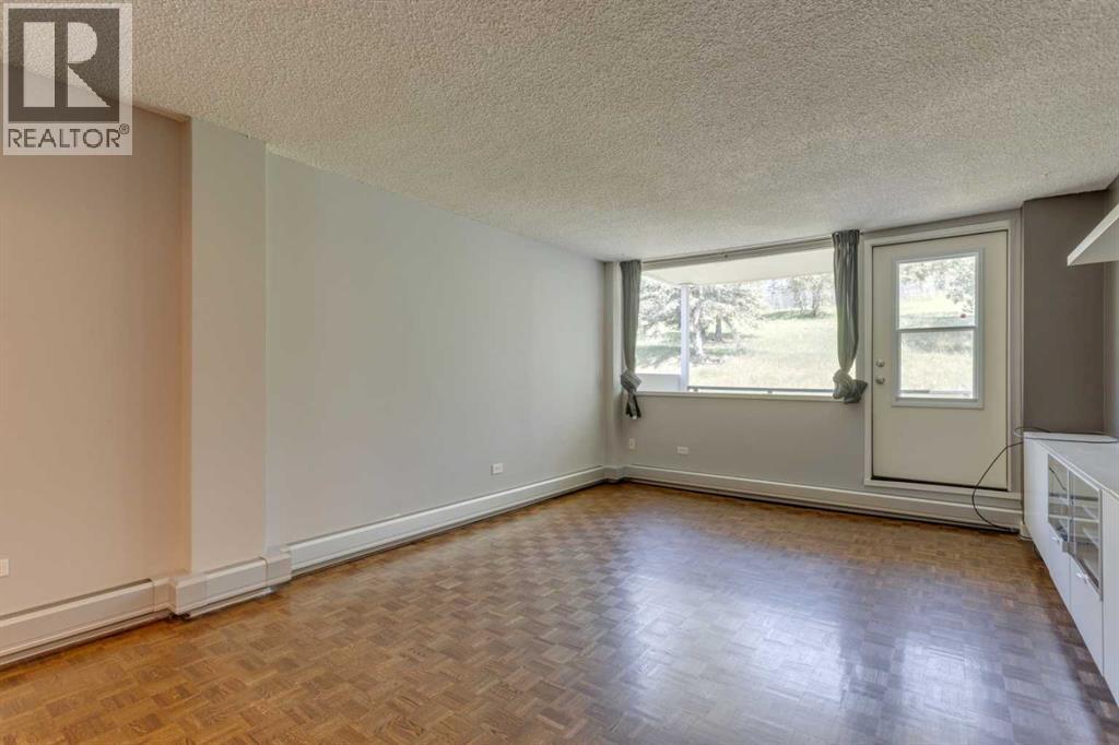 Single Family House for Sale in    Avenue NW Hounsfield Heights/Briar Hill Calgary 