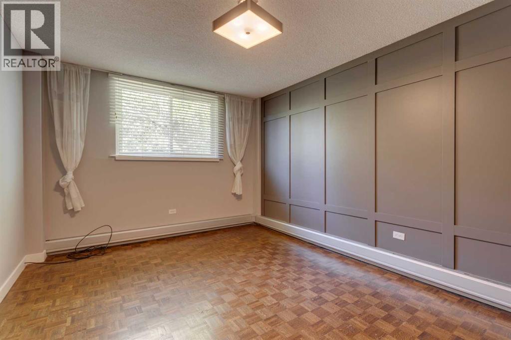 Single Family House for Sale in    Avenue NW Hounsfield Heights/Briar Hill Calgary 