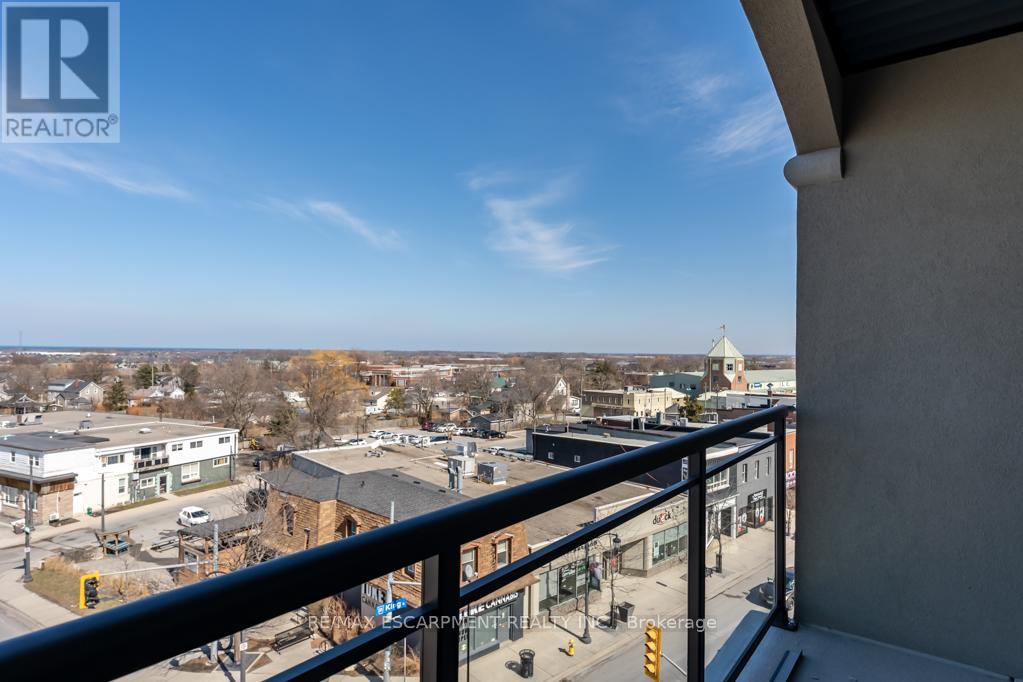 Photo 2 of 301 5002 King Street, Lincoln ON
