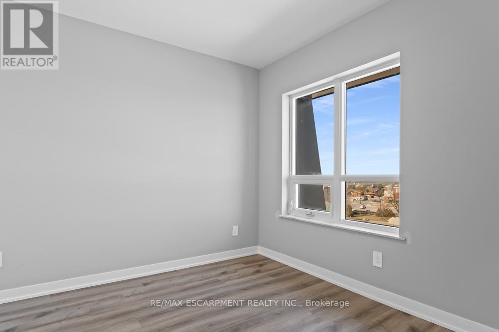 Photo 14 of 301 5002 King Street, Lincoln ON